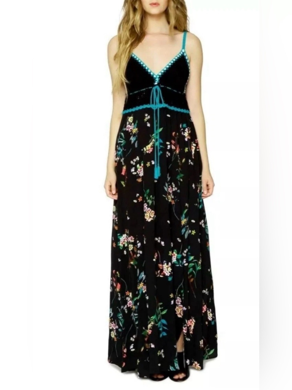 Willow & Clay Floral Crochet Top Maxi Dress Medium V-neck Cottagecore Boho Black